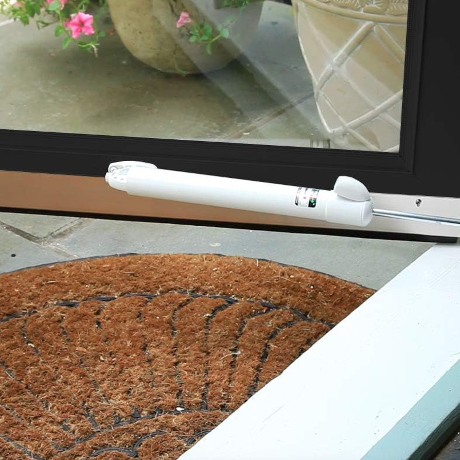 Touch 'n Hold Screen Door Closer, White: image 3